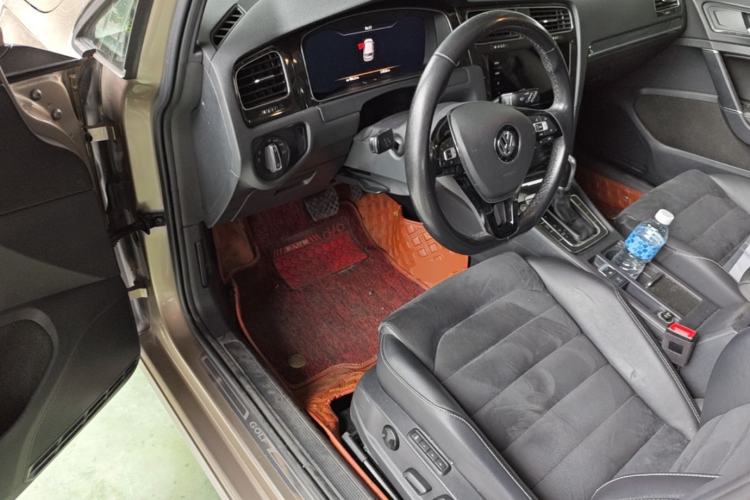 Used Volkswagen Golf 2020 280TSI DSG Luxury Edition Driver Seat