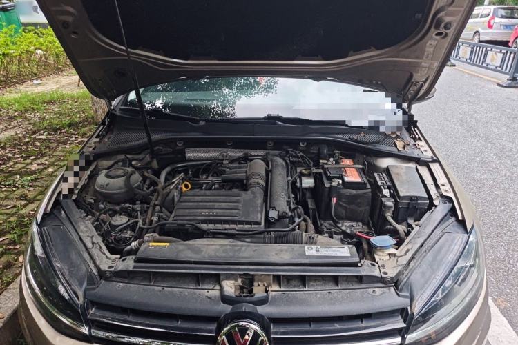 Used Volkswagen Golf 2020 Zhiai Edition 200TSI DSG Comfortable & Ambitious Version Engine Bay