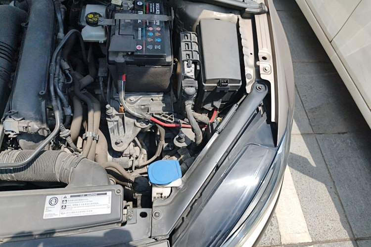 Used Volkswagen Golf 2020 Zhiai Edition 280TSI DSG Comfort Model Engine Bay Left