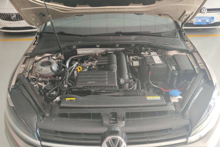 Used Volkswagen Golf 2020 Zhiai Edition 280TSI DSG Comfort Model Engine Bay
