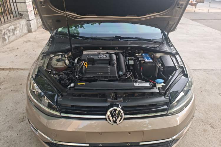 Used Volkswagen Golf 2020 200TSI DSG Comfortable and Ambitious Edition Engine Bay