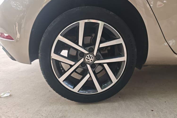 Used Volkswagen Golf 2020 200TSI DSG Comfortable and Ambitious Edition Exterior 5