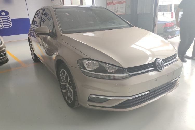 Used Volkswagen Golf 2020 280TSI DSG Comfort Version Front Right 45 Deg