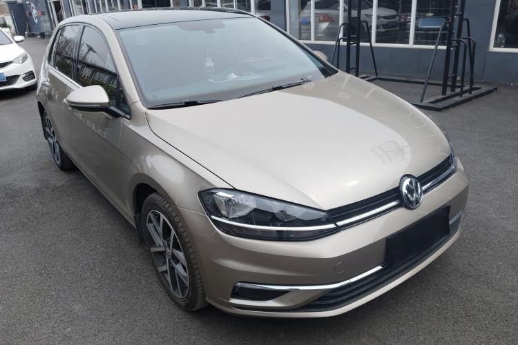 Used Volkswagen Golf 2020 280TSI DSG Comfort Version Front Right 45 Deg