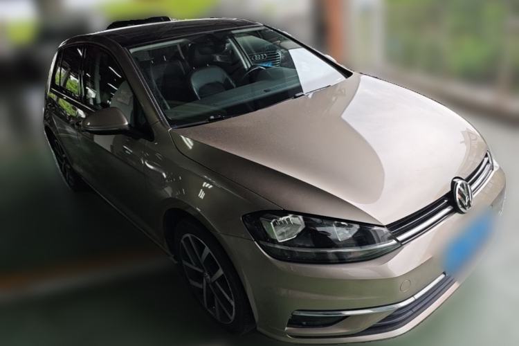 Used Volkswagen Golf 2020 280TSI DSG Luxury Edition Front Right 45 Deg