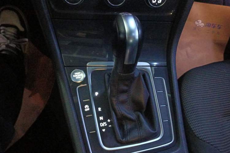 Used Volkswagen Golf 2020 Zhiai Edition 280TSI DSG Comfort Model Gear Lever