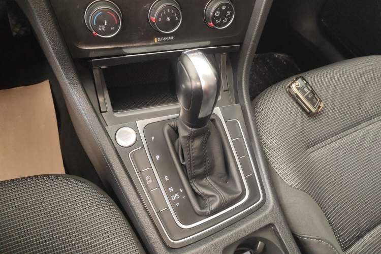 Used Volkswagen Golf 2020 Zhiai Edition 280TSI DSG Comfort Model Gear Lever