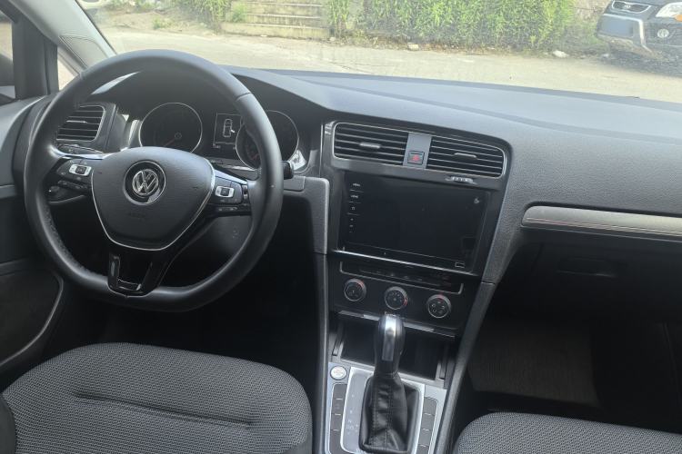 Used Volkswagen Golf 2020 Zhiai Edition 280TSI DSG Comfort Model Interior 1