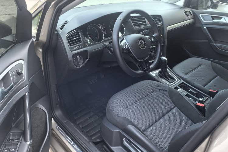 Used Volkswagen Golf 2020 Zhiai Edition 280TSI DSG Comfort Model Interior 2