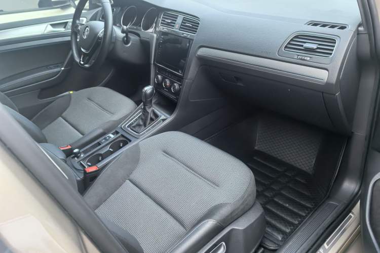 Used Volkswagen Golf 2020 Zhiai Edition 280TSI DSG Comfort Model Interior 5