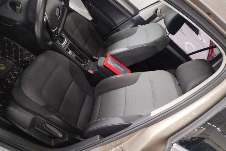 Used Volkswagen Golf 2020 Zhiai Edition 280TSI DSG Comfort Model Left Front Seat