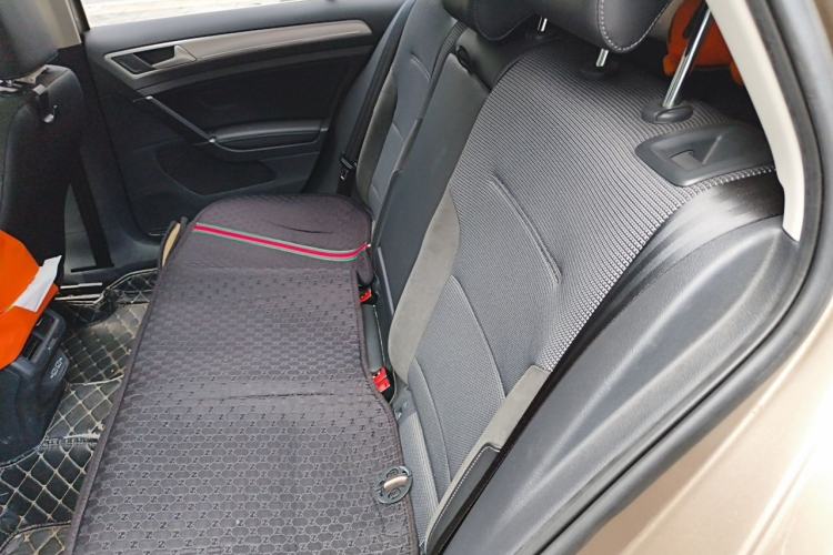Used Volkswagen Golf 2020 Zhiai Edition 280TSI DSG Comfort Model Left Rear Seat