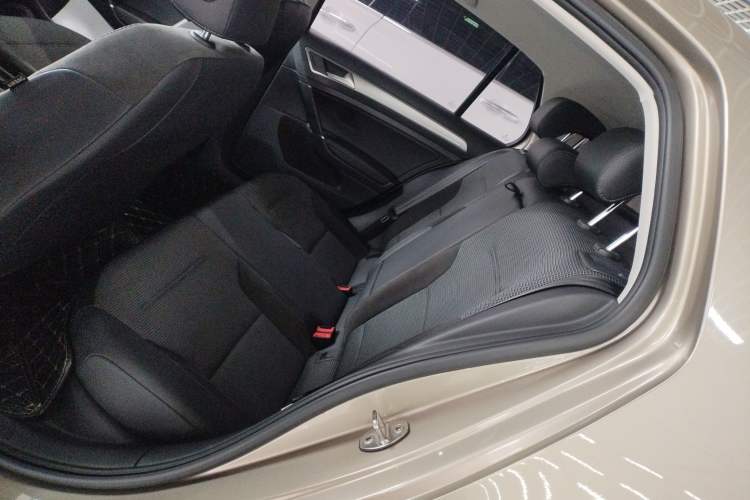 Used Volkswagen Golf 2020 Zhiai Edition 280TSI DSG Comfort Model Left Rear Seat