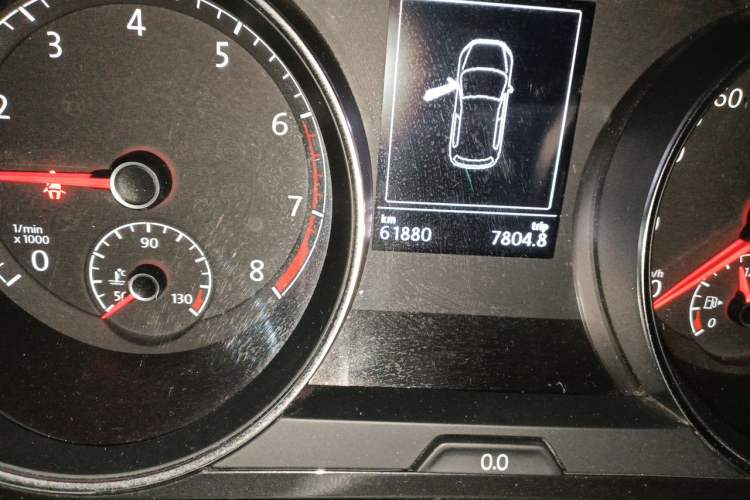 Used Volkswagen Golf 2020 Zhiai Edition 280TSI DSG Comfort Model Odometer Close Up