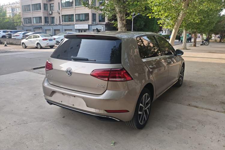 Used Volkswagen Golf 2020 200TSI DSG Comfortable and Ambitious Edition Rear Right 45 Deg