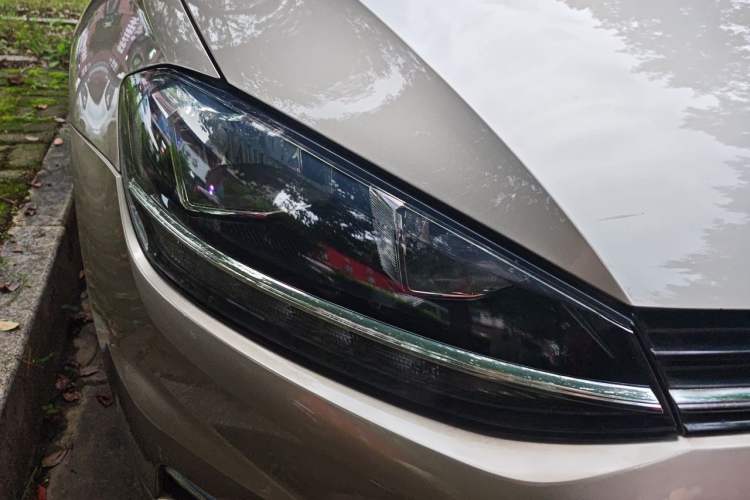 Used Volkswagen Golf 2020 Zhiai Edition 200TSI DSG Comfortable & Ambitious Version Right Front Headlight