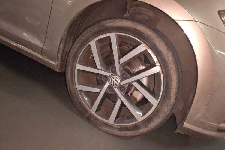 Used Volkswagen Golf 2020 280TSI DSG Comfort Version Right Front Wheel Hub