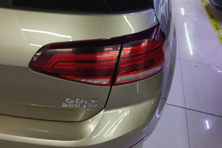 Used Volkswagen Golf 2020 Zhiai Edition 280TSI DSG Comfort Model Right Rear Taillight