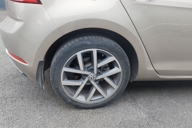 Used Volkswagen Golf 2020 280TSI DSG Comfort Version Right Rear Wheel Hub