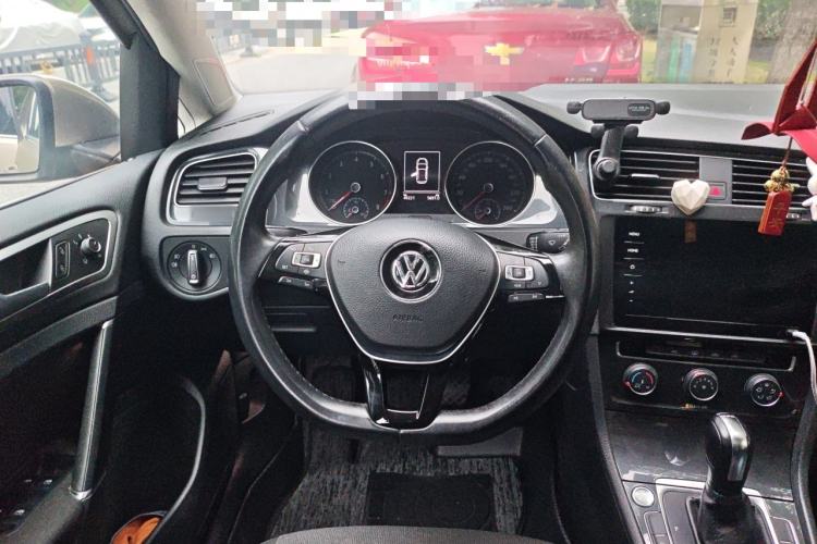 Used Volkswagen Golf 2020 Zhiai Edition 200TSI DSG Comfortable & Ambitious Version Steering Wheel