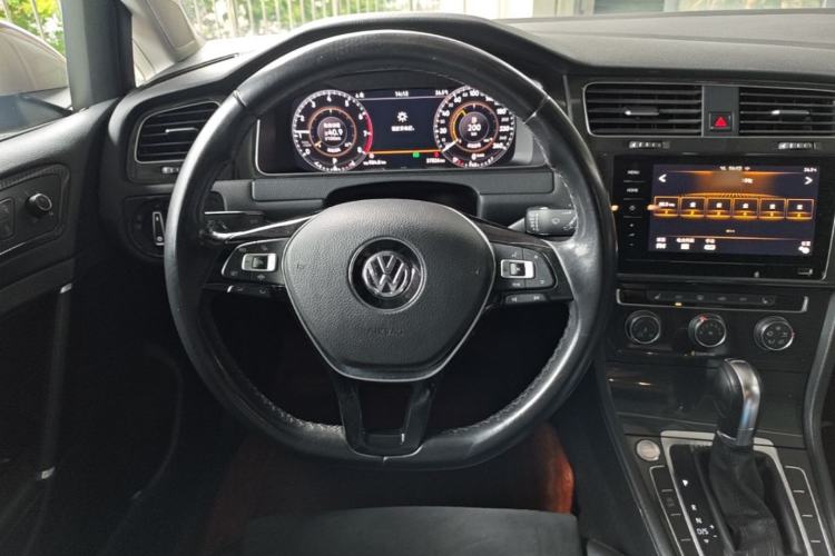 Used Volkswagen Golf 2020 280TSI DSG Luxury Edition Steering Wheel