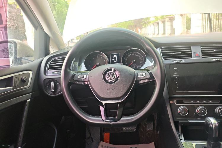 Used Volkswagen Golf 2020 200TSI DSG Comfortable and Ambitious Edition Steering Wheel