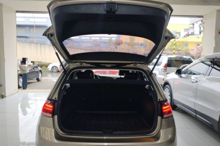 Used Volkswagen Golf 2020 Zhiai Edition 280TSI DSG Comfort Model Trunk