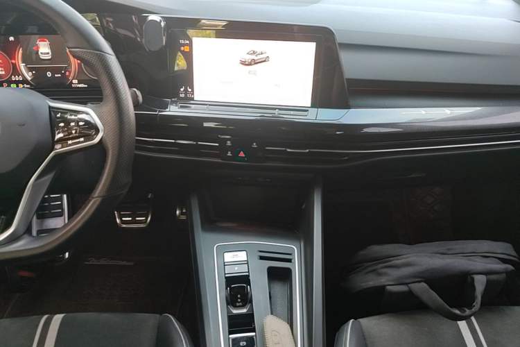 Used Volkswagen Golf 2021 280TSI DSG R-Line Audio And AC Panel
