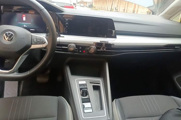 Used Volkswagen Golf 2021 280TSI DSG Pro Audio And AC Panel