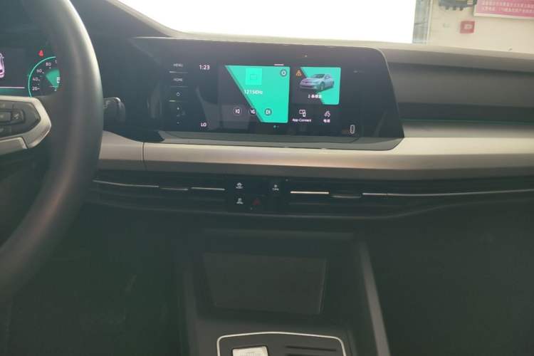 Used Volkswagen Golf 2021 200TSI DSG Pro Audio And AC Panel
