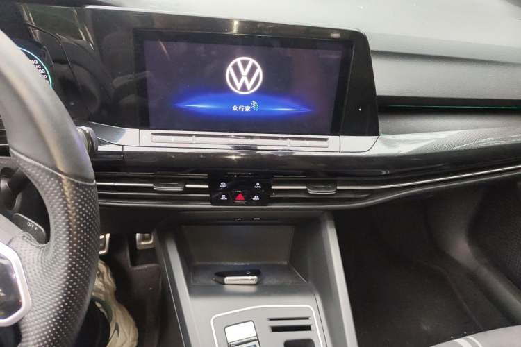 Used Volkswagen Golf 2021 280TSI DSG R-Line Audio And AC Panel