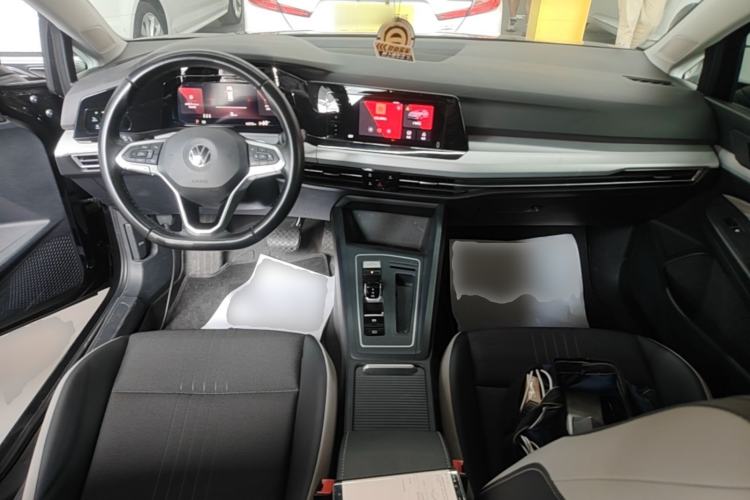 Used Volkswagen Golf 2021 280TSI DSG Pro First Edition Center Console