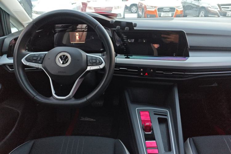 Used Volkswagen Golf 2021 280TSI DSG Pro Center Console