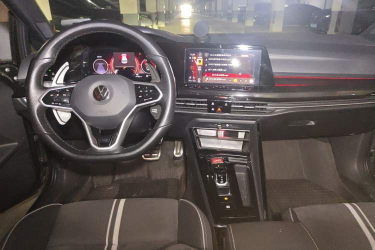 Used Volkswagen Golf 2021 280TSI DSG R-Line Center Console