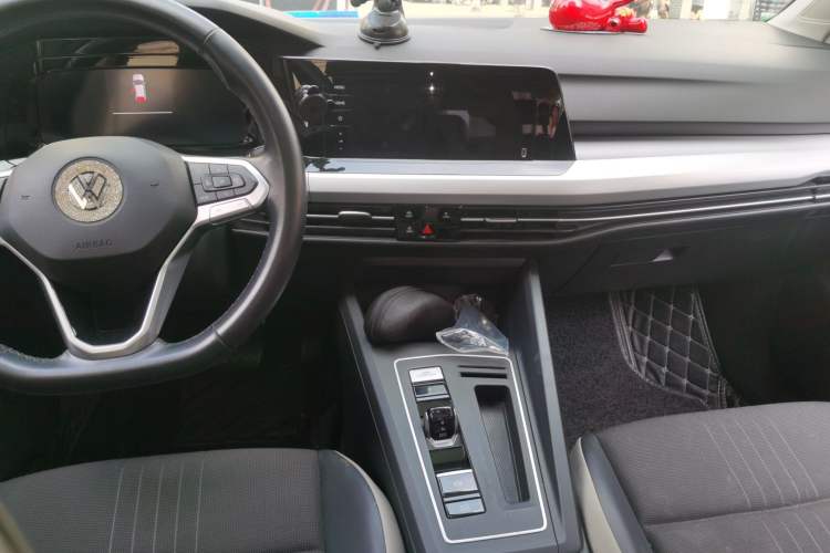Used Volkswagen Golf 2021 280TSI DSG Pro Center Console