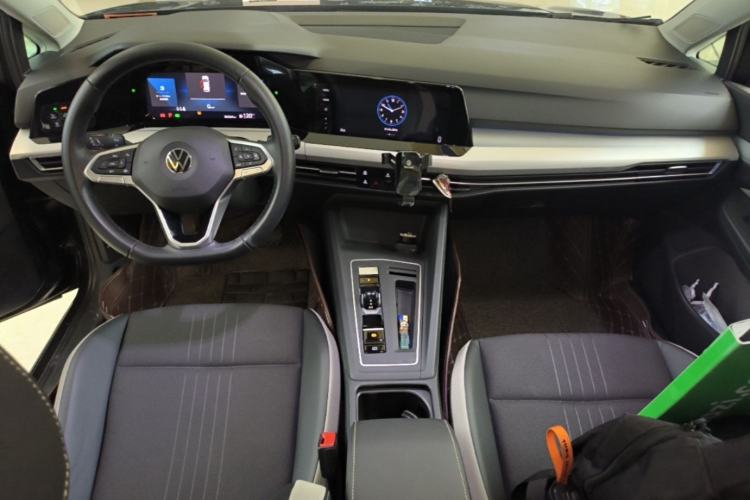 Used Volkswagen Golf 2021 280TSI DSG Pro Center Console