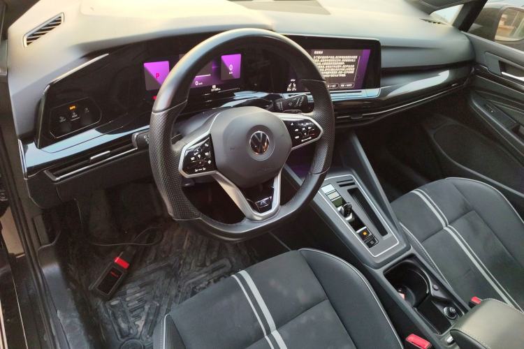Used Volkswagen Golf 2021 280TSI DSG R-Line Center Console
