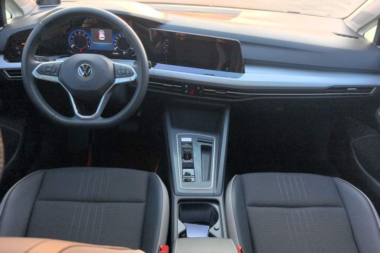 Used Volkswagen Golf 2021 280TSI DSG Pro Center Console