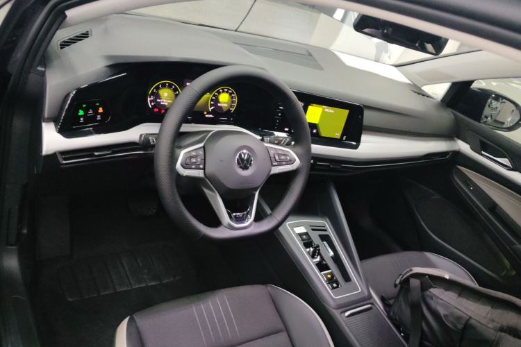 Used Volkswagen Golf 2021 280TSI DSG Pro Center Console