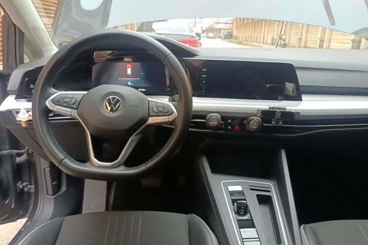 Used Volkswagen Golf 2021 280TSI DSG Pro Center Console