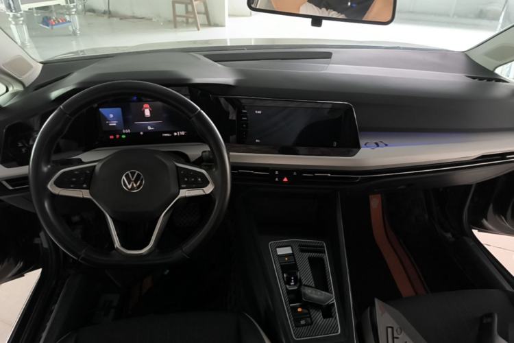 Used Volkswagen Golf 2021 280TSI DSG 30th Anniversary Edition Center Console