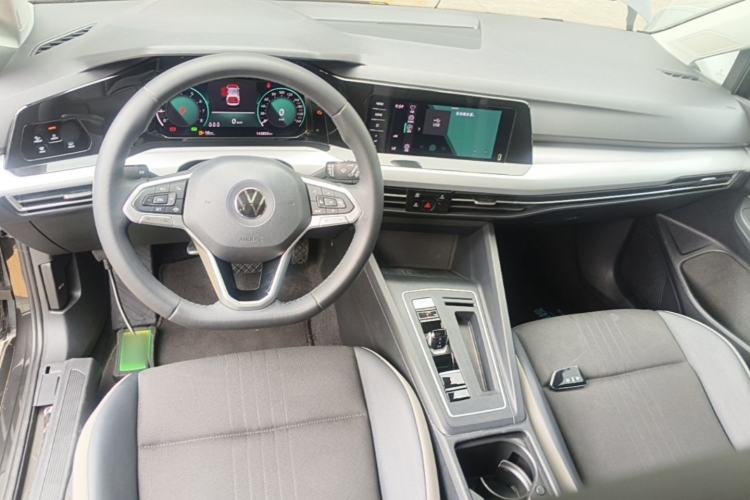 Used Volkswagen Golf 2021 280TSI DSG Pro Center Console