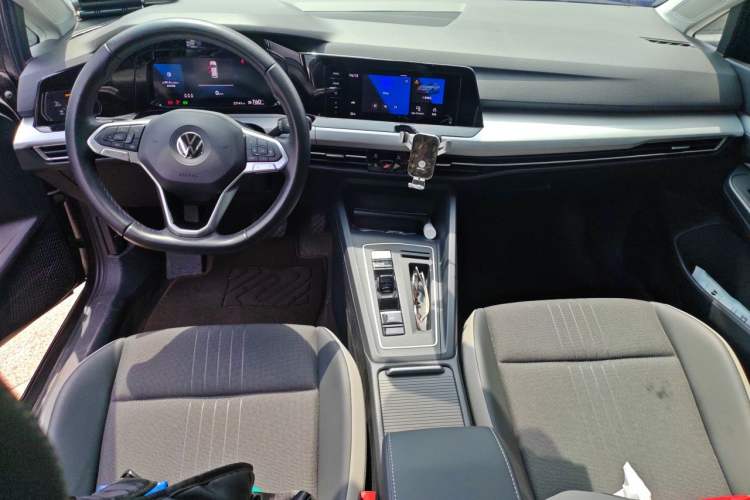 Used Volkswagen Golf 2021 280TSI DSG Pro Center Console