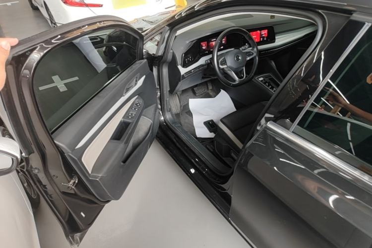 Used Volkswagen Golf 2021 280TSI DSG Pro First Edition Driver Seat