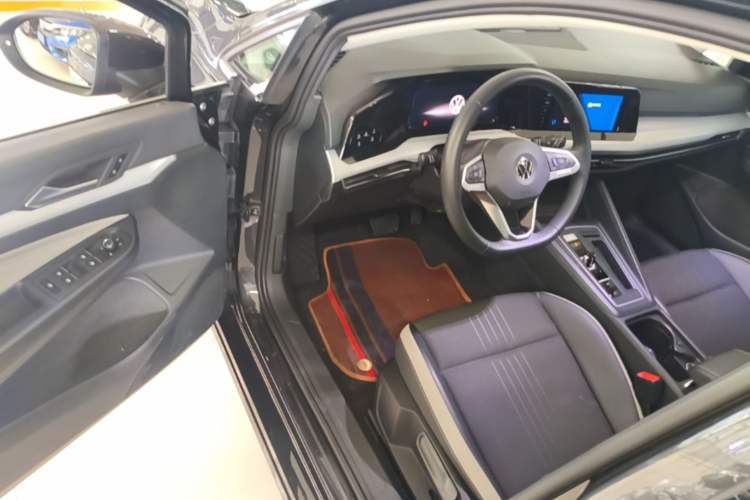 Used Volkswagen Golf 2021 280TSI DSG Pro Driver Seat