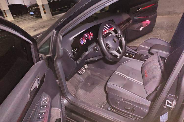Used Volkswagen Golf 2021 280TSI DSG R-Line Driver Seat