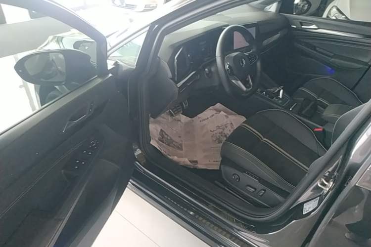 Used Volkswagen Golf 2021 280TSI DSG R-Line Driver Seat