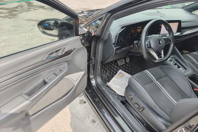 Used Volkswagen Golf 2021 280TSI DSG R-Line Driver Seat