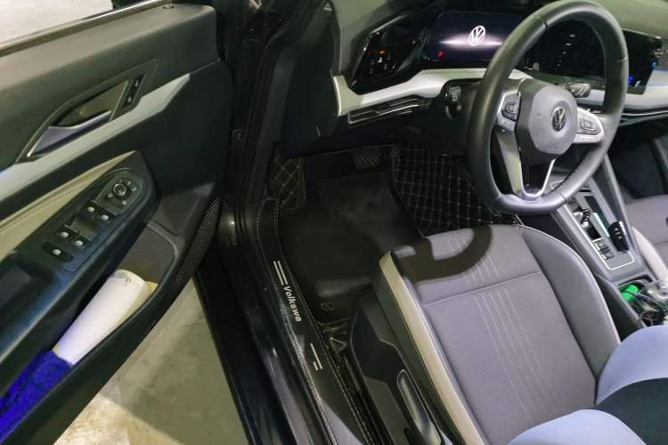 Used Volkswagen Golf 2021 280TSI DSG Pro Driver Seat