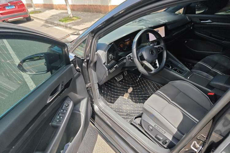 Used Volkswagen Golf 2021 280TSI DSG R-Line Driver Seat